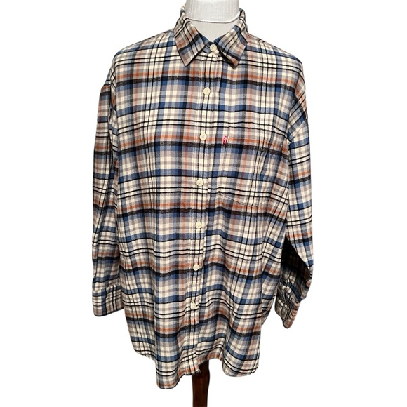 Levi's Tops - Levi's Flannel Oversized Relaxed Fit Shirt Women’s size Medium